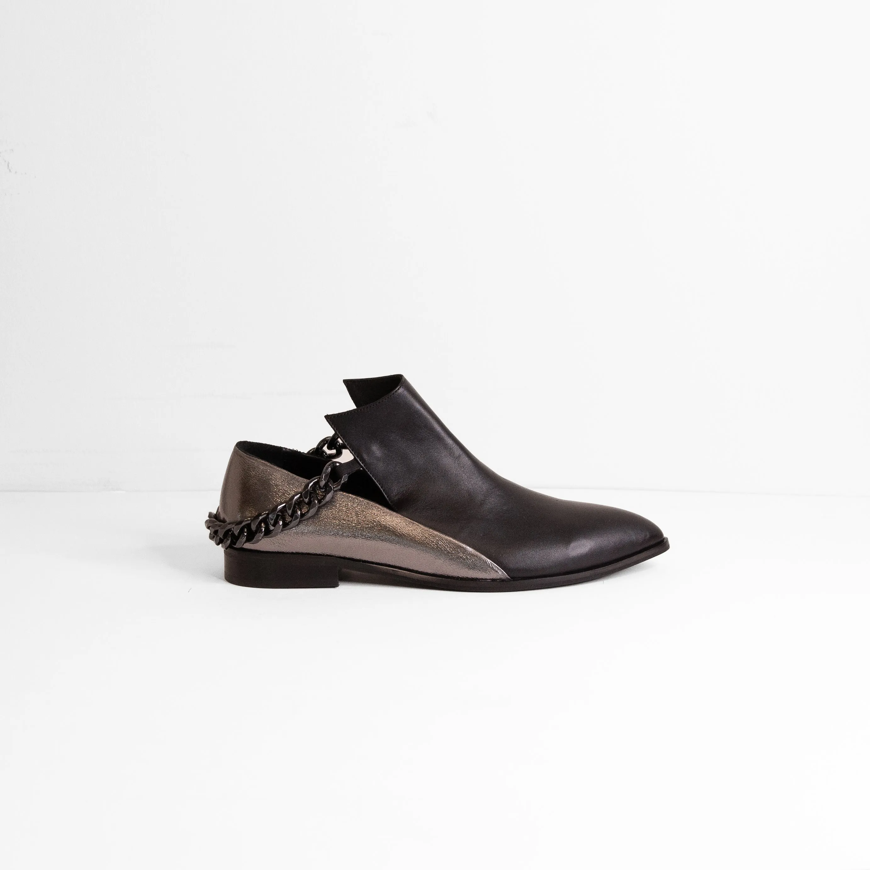 Solene black boot